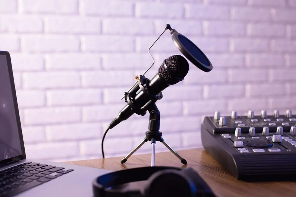 How to make your Microphone sound better in Windows PC?